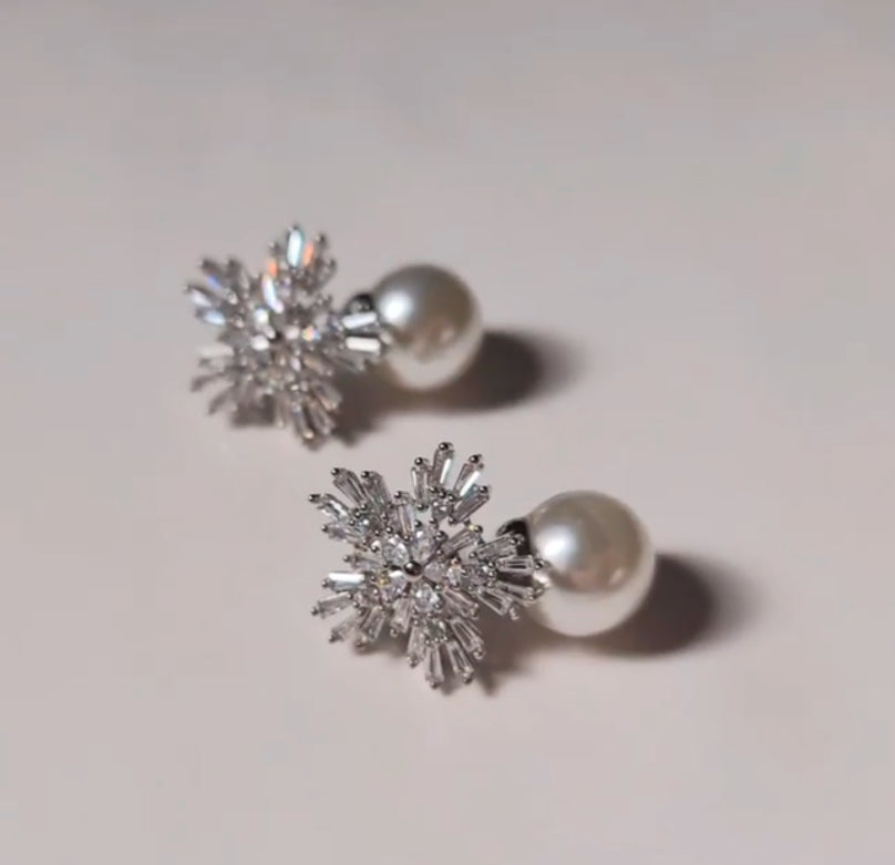 Snowflake Pearl Drops