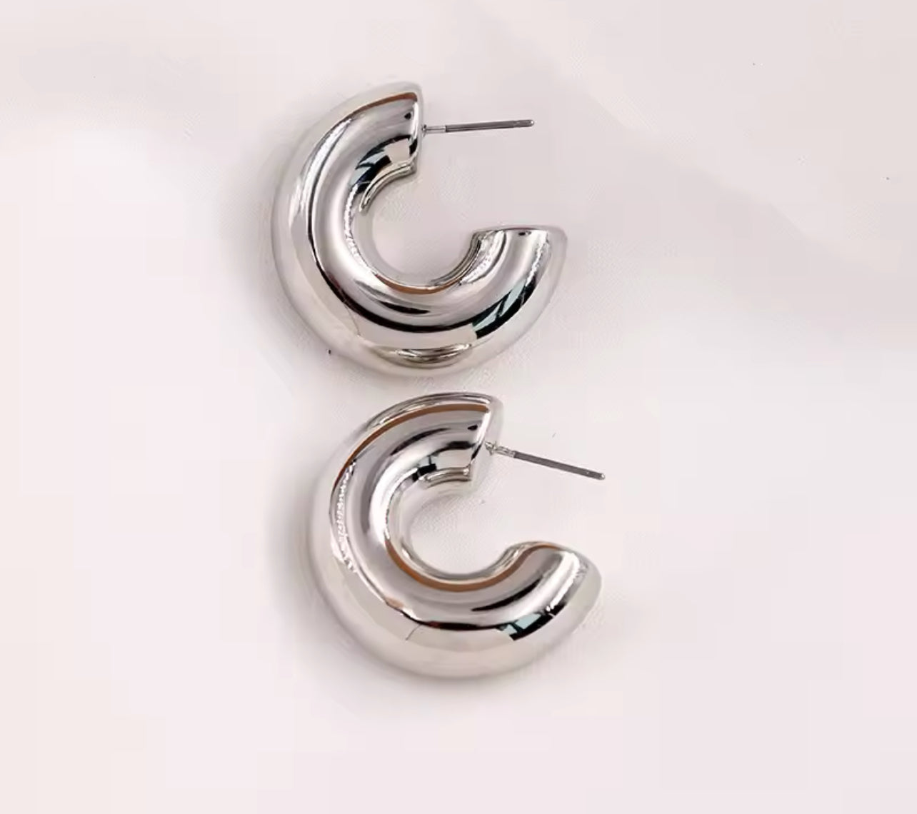 Bold Minimalist Chunky Hoop Earrings