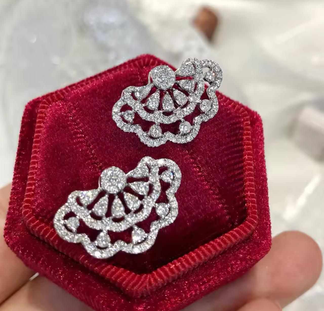 Delicate Lace Fan Diamond Stud