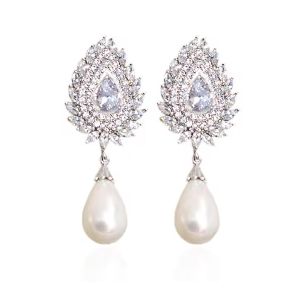 Radiant Teardrop Pearl